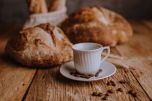 Como a fermentação natural pode transformar o sabor dos grãos de café: técnicas e benefícios