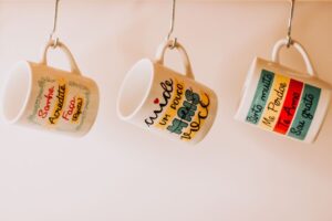 Os 5 melhores suportes para xícaras de café: conforto e estilo na sua cozinha