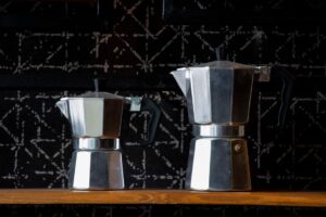 Moka pot sem amargor: ajustes que mudaram meu café no fogão